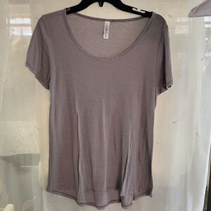 Lularoe t-shirt grey tan stripes small
